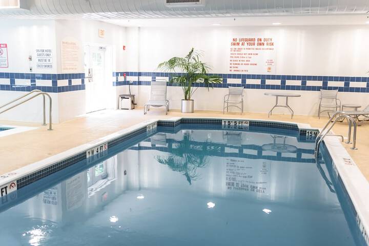 Holiday Inn Express Hotel & Suites Warwick-Providence (Arpt) by IHG