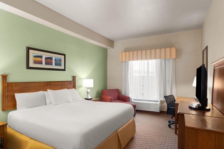 Baymont Inn and Suites by Wyndham Sturgis