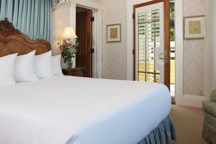 Seven Gables Inn on Monterey Bay a Kirkwood Collection Property