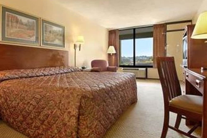 Room 9 of 21