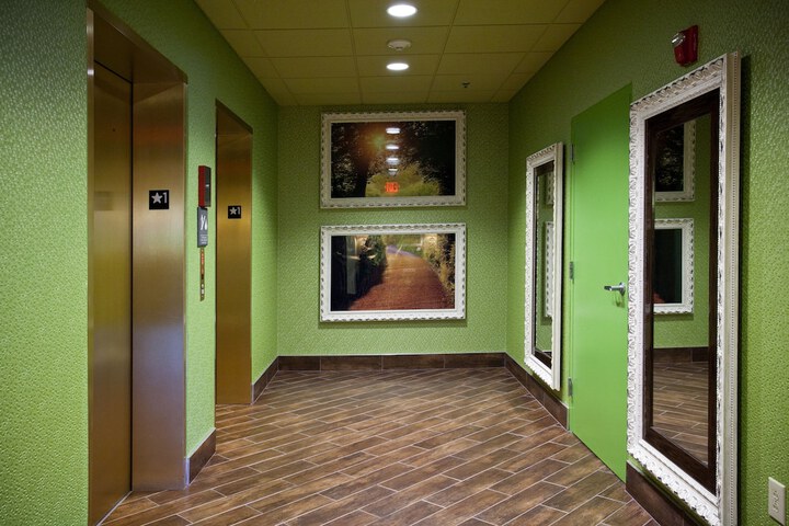 Ballroom/Hall 48 of 51