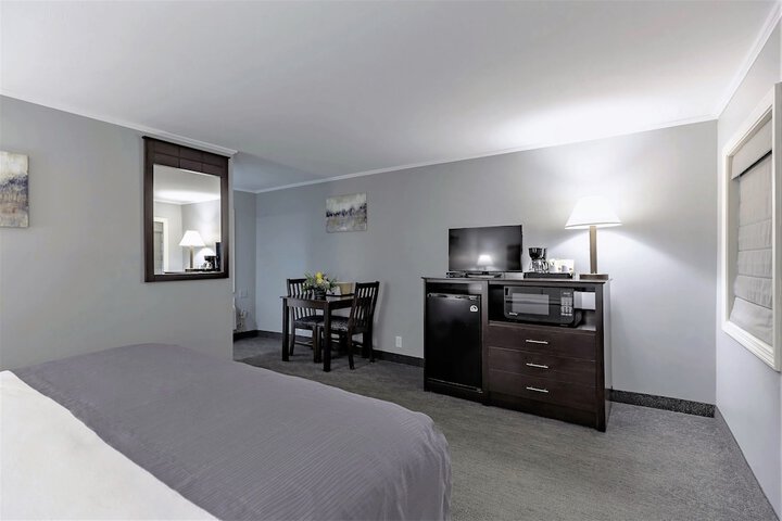 Mt Madison Inn & Suites