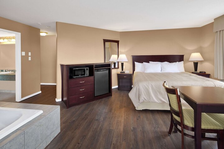 Room 10 of 22