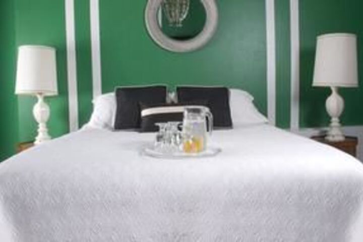 Historic Calumet Inn