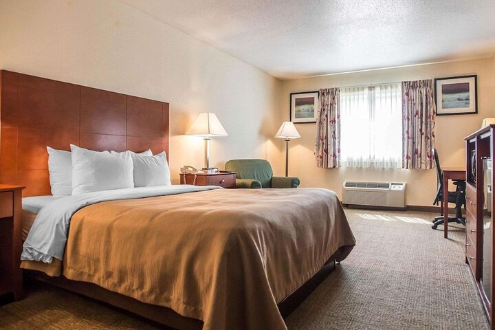 Room 7 of 33
