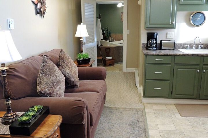 DONNAS PREMIER LODGING