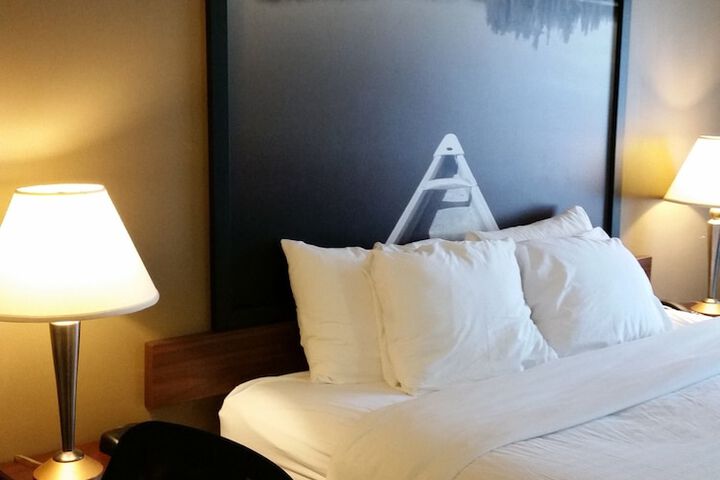Room 19 of 37
