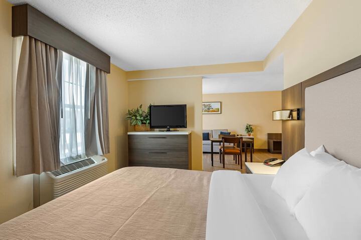 Quality Inn & Suites Bellville - Mansfield