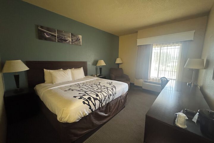 Room 13 of 35