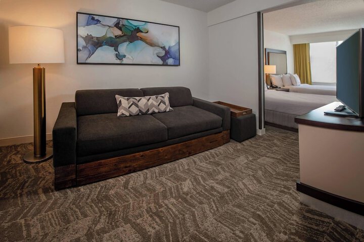 Room 14 of 26