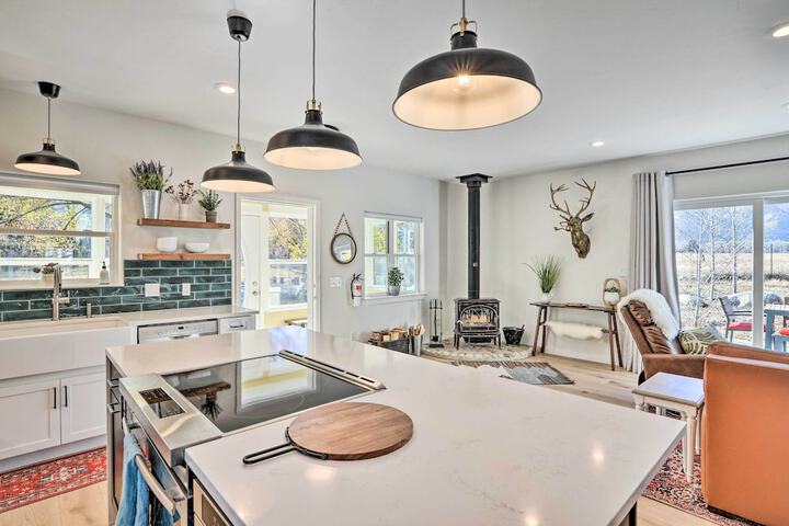 Charming Buena Vista Home w / Private Hot Tub!