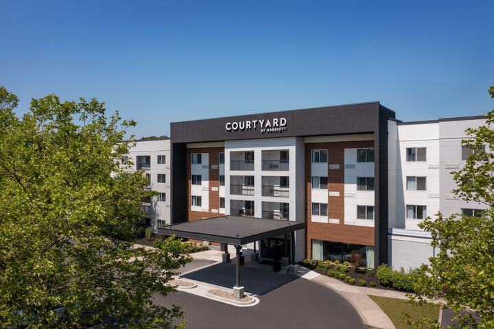 Courtyard by Marriott Edison Woodbridge