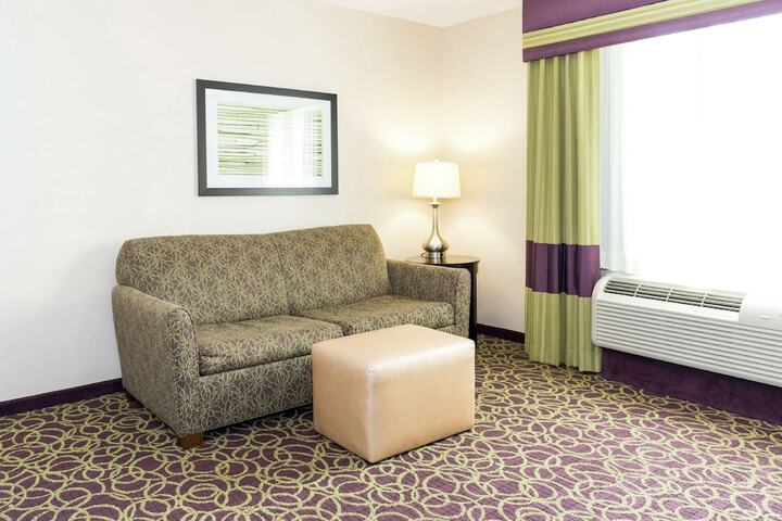 Room 14 of 36