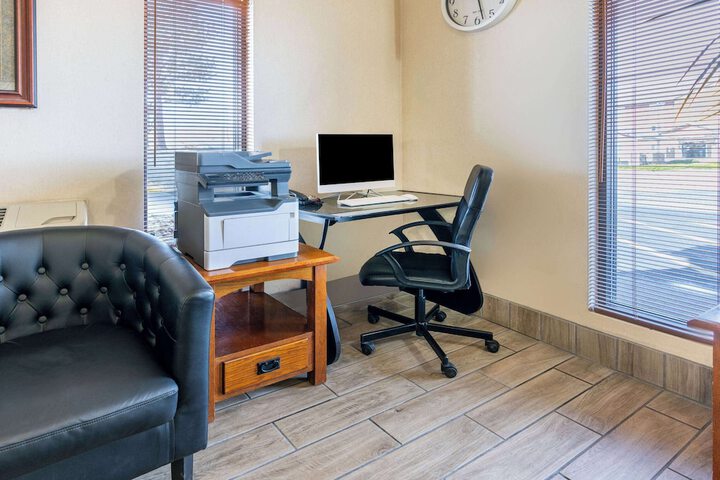 Business Center 28 of 28