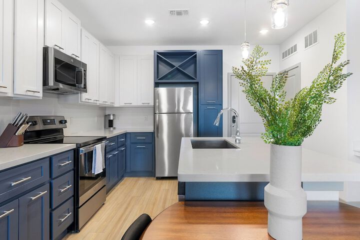 Landing Furnished Apartments near Lake Apopka