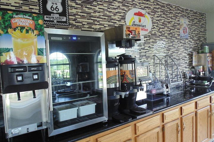 Super 8 by Wyndham Sapulpa / Tulsa Area