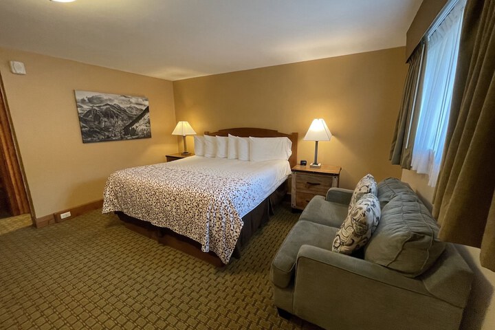 Silver Moon Inn