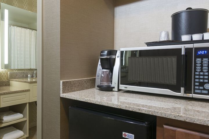 Room 10 of 27