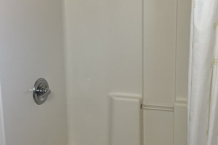 Room 10 of 28