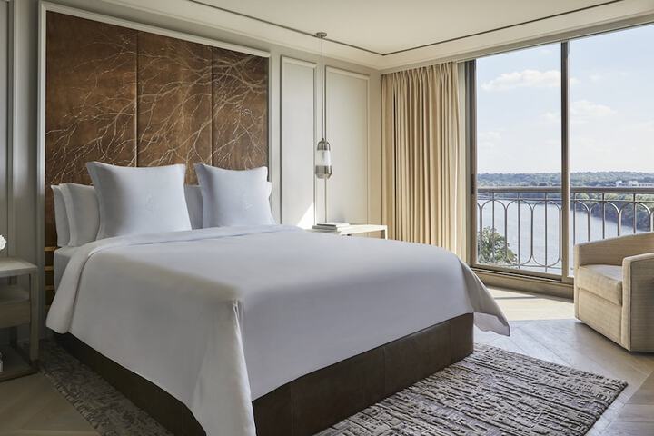 Room 73 of 171