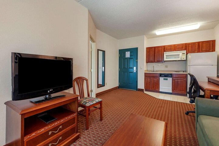 Room 27 of 65