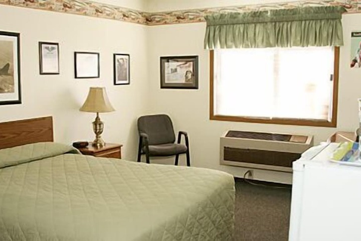 Riverside Inn