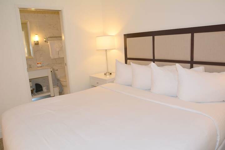 Room 32 of 145