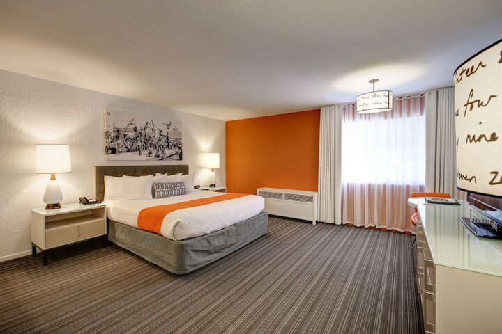 Room 30 of 37