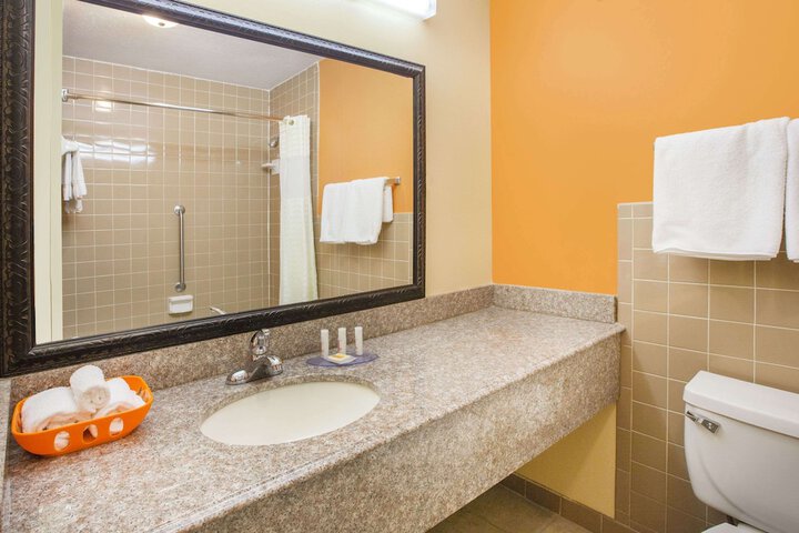 Room 15 of 15