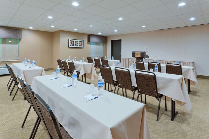 Holiday Inn Express Hotel & Suites Ashtabula-Geneva by IHG