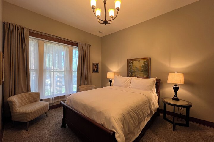 Charleston House Bed & Breakfast Inn