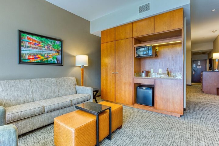 Room 115 of 168