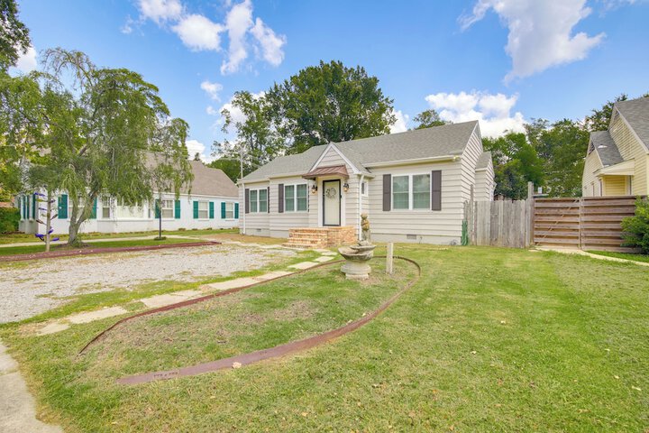 Walk Downtown: Home w / Yard in Clarksdale