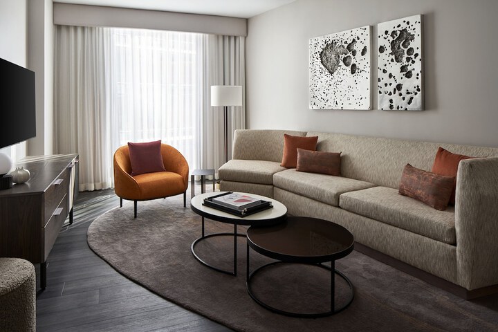 Room 10 of 60