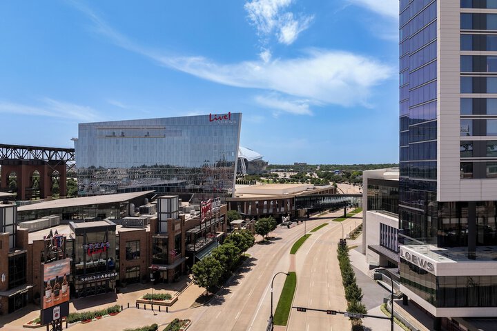 Live by Loews Arlington, TX