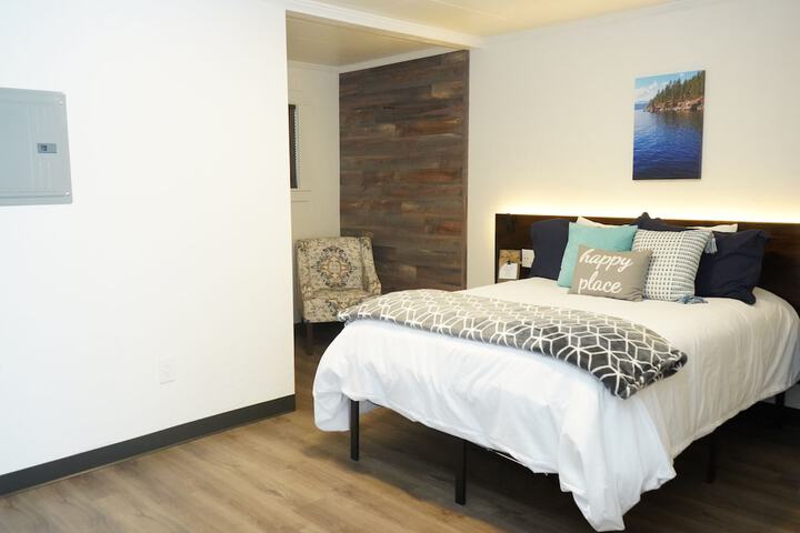 Room 17 of 27