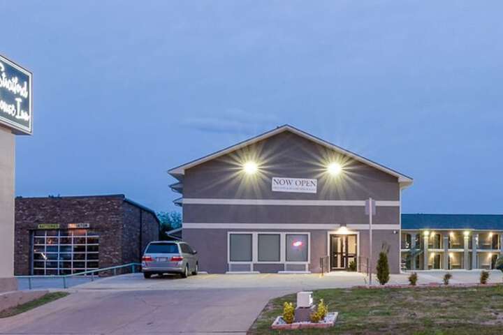 Stratford House Inns - Edmond