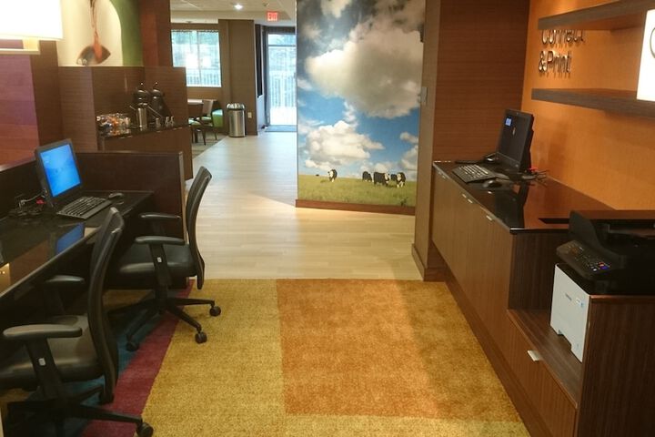 Business Center 43 of 46