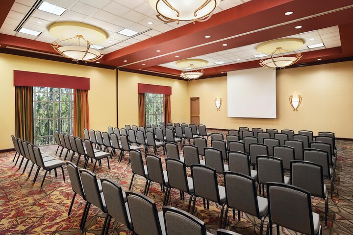 Embassy Suites by Hilton Charlotte Concord Golf Resort & Spa