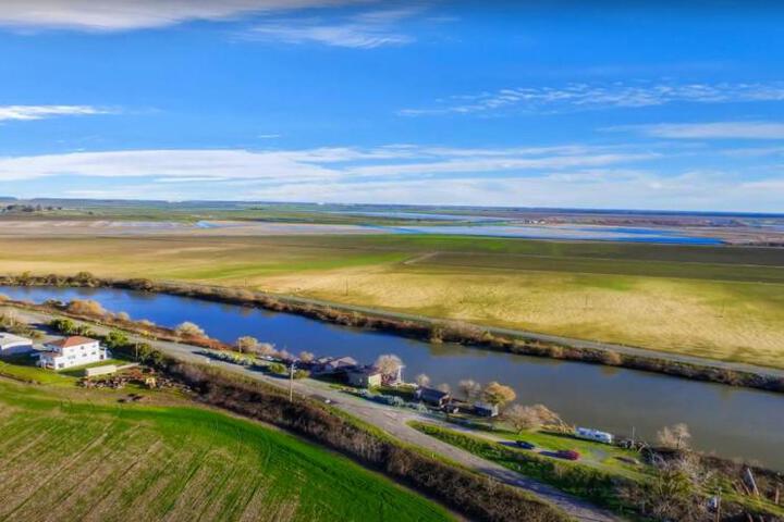 Year-round fishing boating, birding, 1 hr from SF