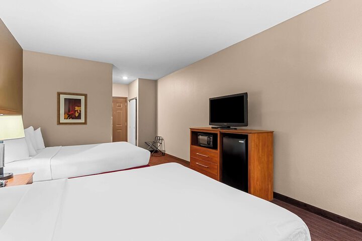 Room 27 of 39