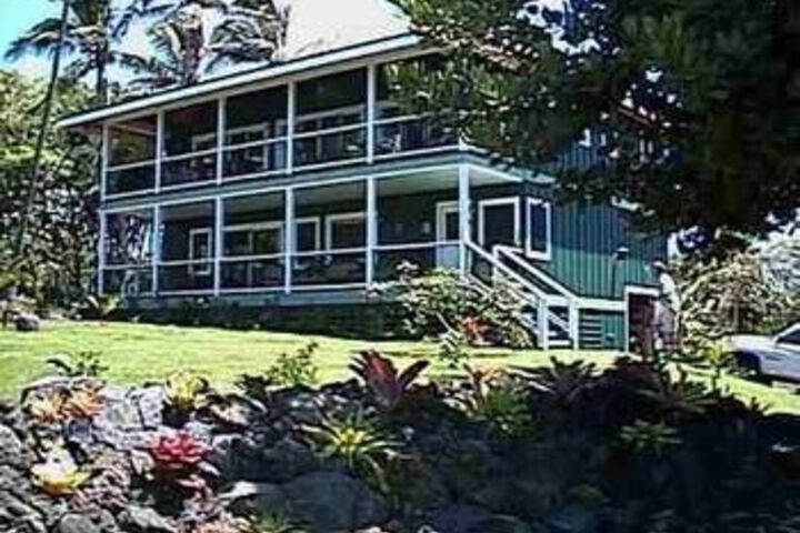 Hana Oceanfront Cottages