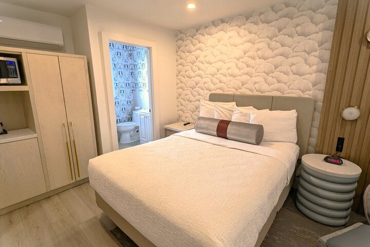 Room 10 of 61