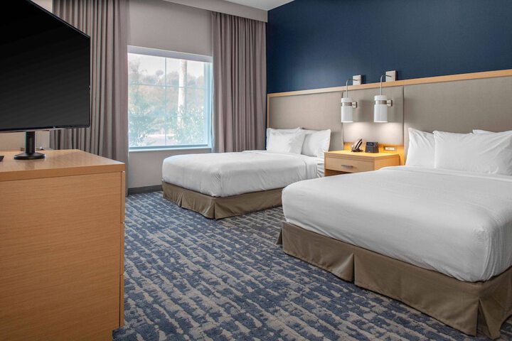 Room 32 of 65