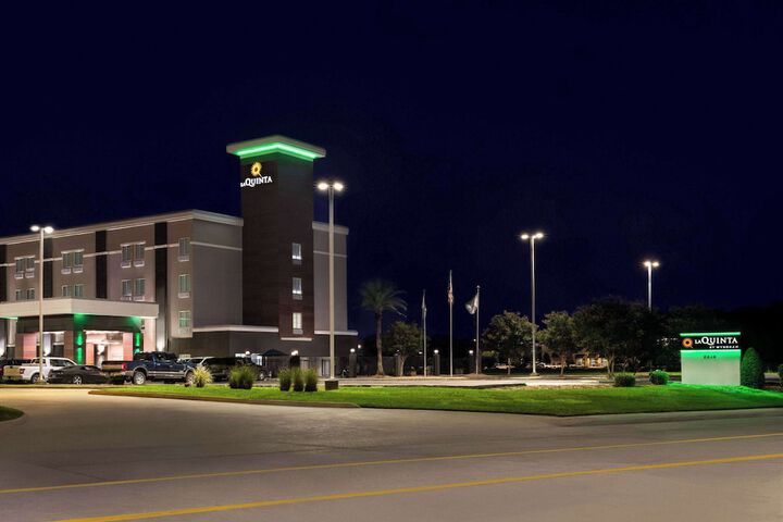 Hotel 2 of 63