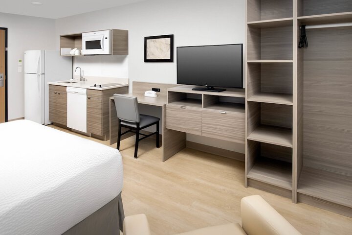 Room 13 of 30