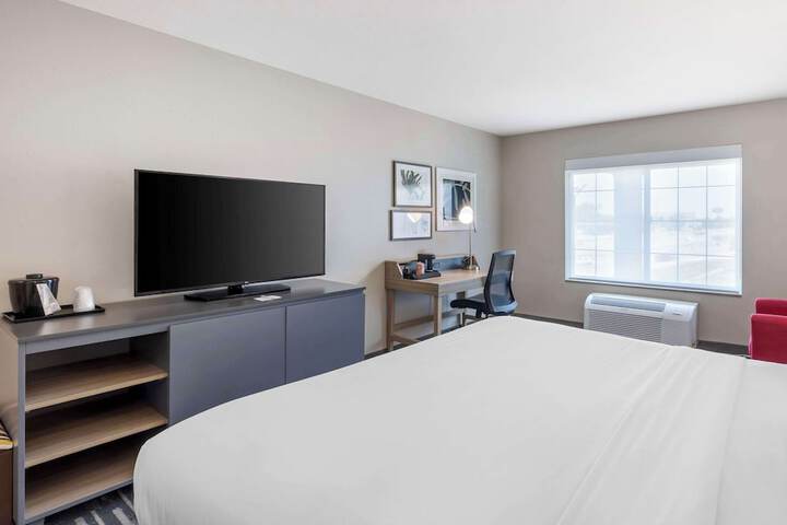 Room 32 of 46