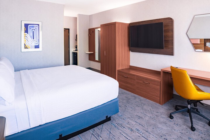 Room 13 of 42