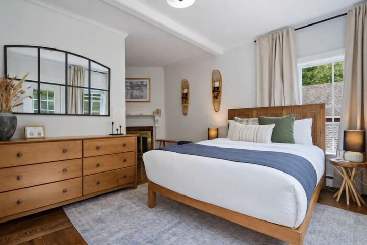 The Aurora Inn & Cottages