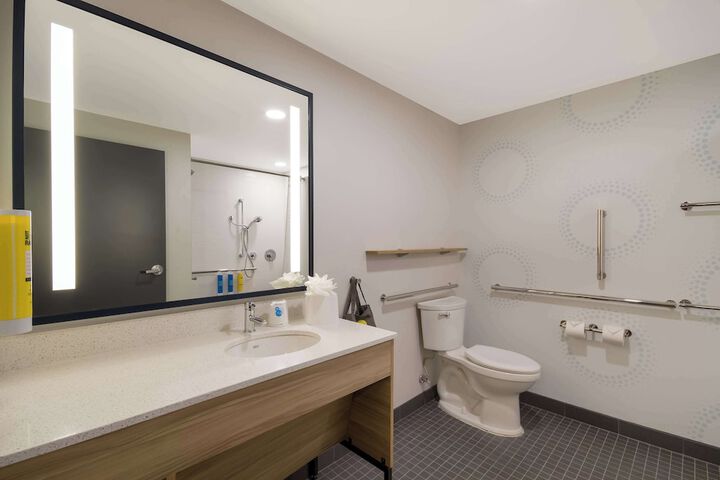 Room 16 of 45